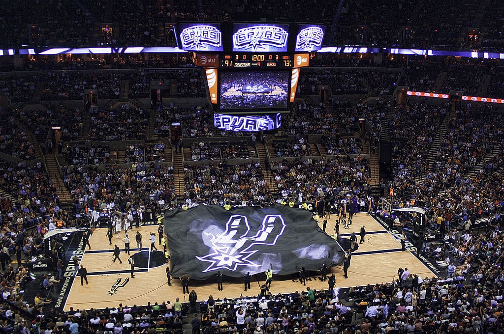 NBA主场气氛的艺术：球迷文化如何成为影